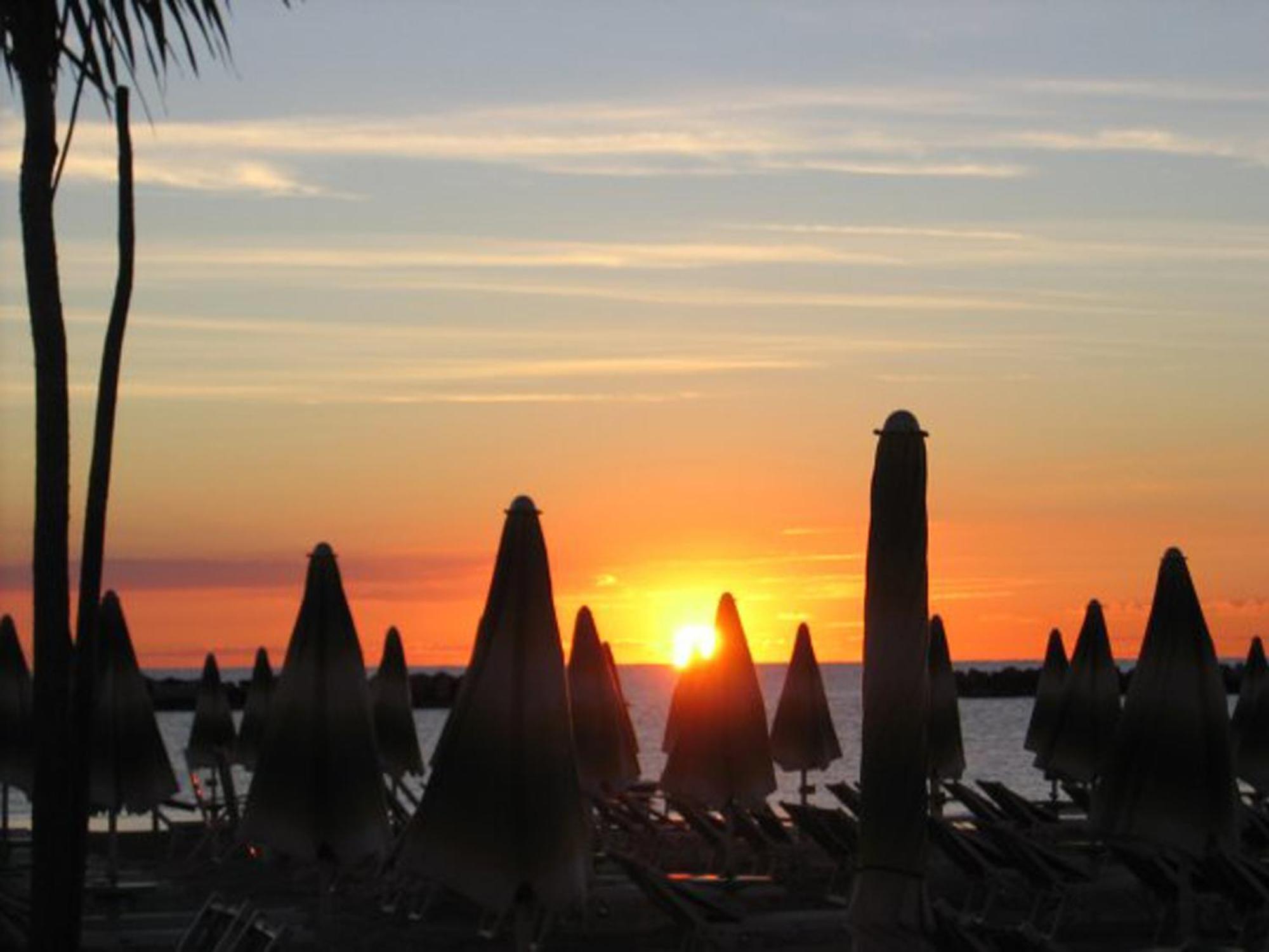 Hotel Carillon Bellaria-Igea Marina Exterior foto