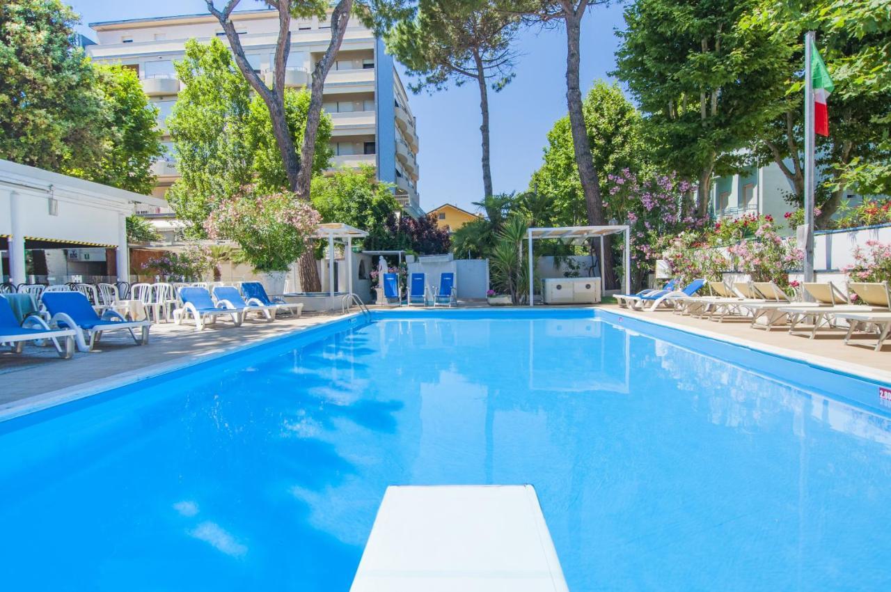 Hotel Carillon Bellaria-Igea Marina Exterior foto